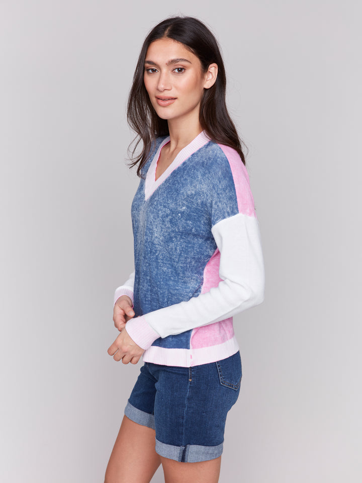 COLOR BLOCK V-NECK SWEATER - DENIM