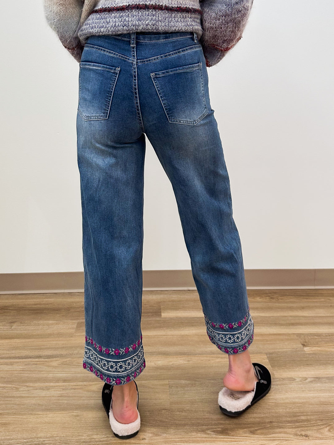 EMBROIDERY ENZYME STRETCH DENIM PANTS - DARK