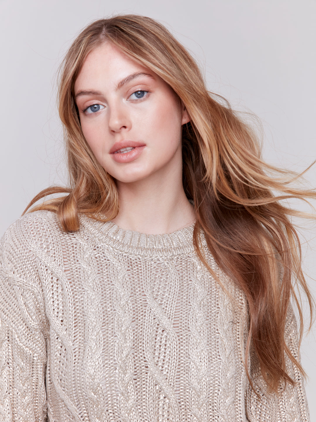 METALLIC CABLE KNIT SWEATER - CHAMPAGNE