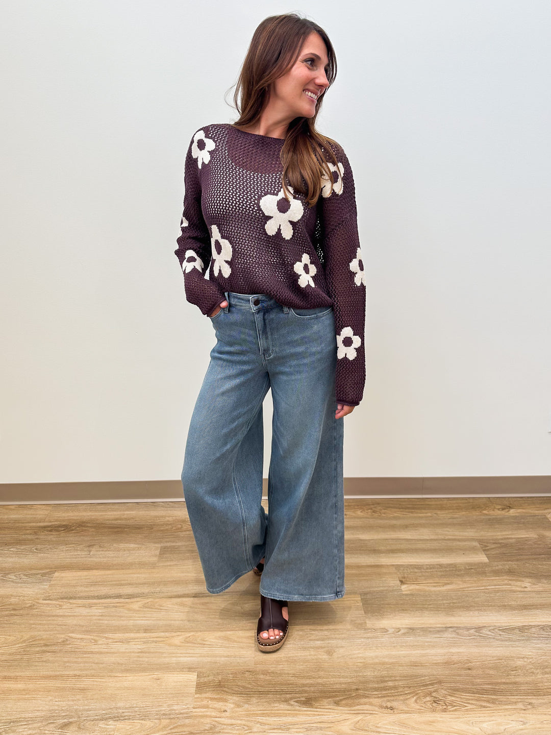 LIGHTWEIGHT OPEN KNIT FLORAL SWEATER - BLACKBERRY