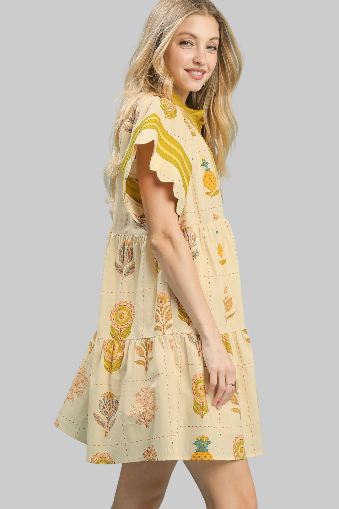 PRINTED SCALLOP SLEEVE V-NECK SHORT DRESS - ECRU