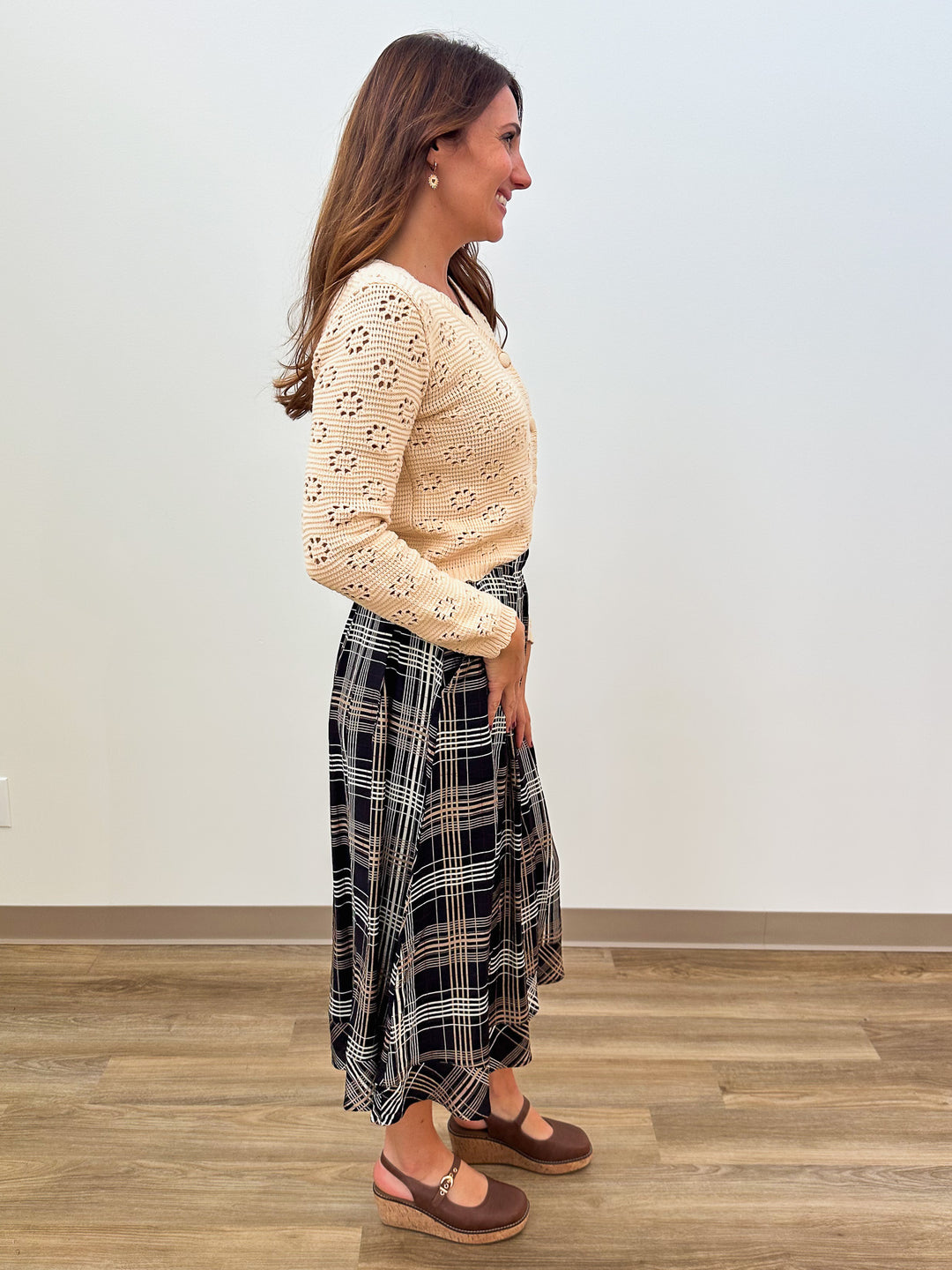 BUTTON FRONT CROP KNIT CARDIGAN - NATURAL