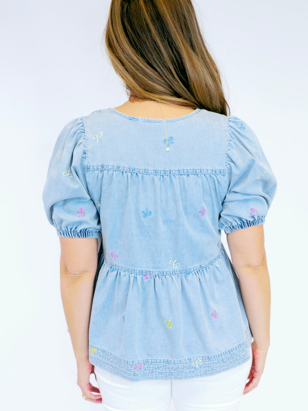 EMBROIDERED BOW CHAMBRAY TOP - LIGHT DENIM