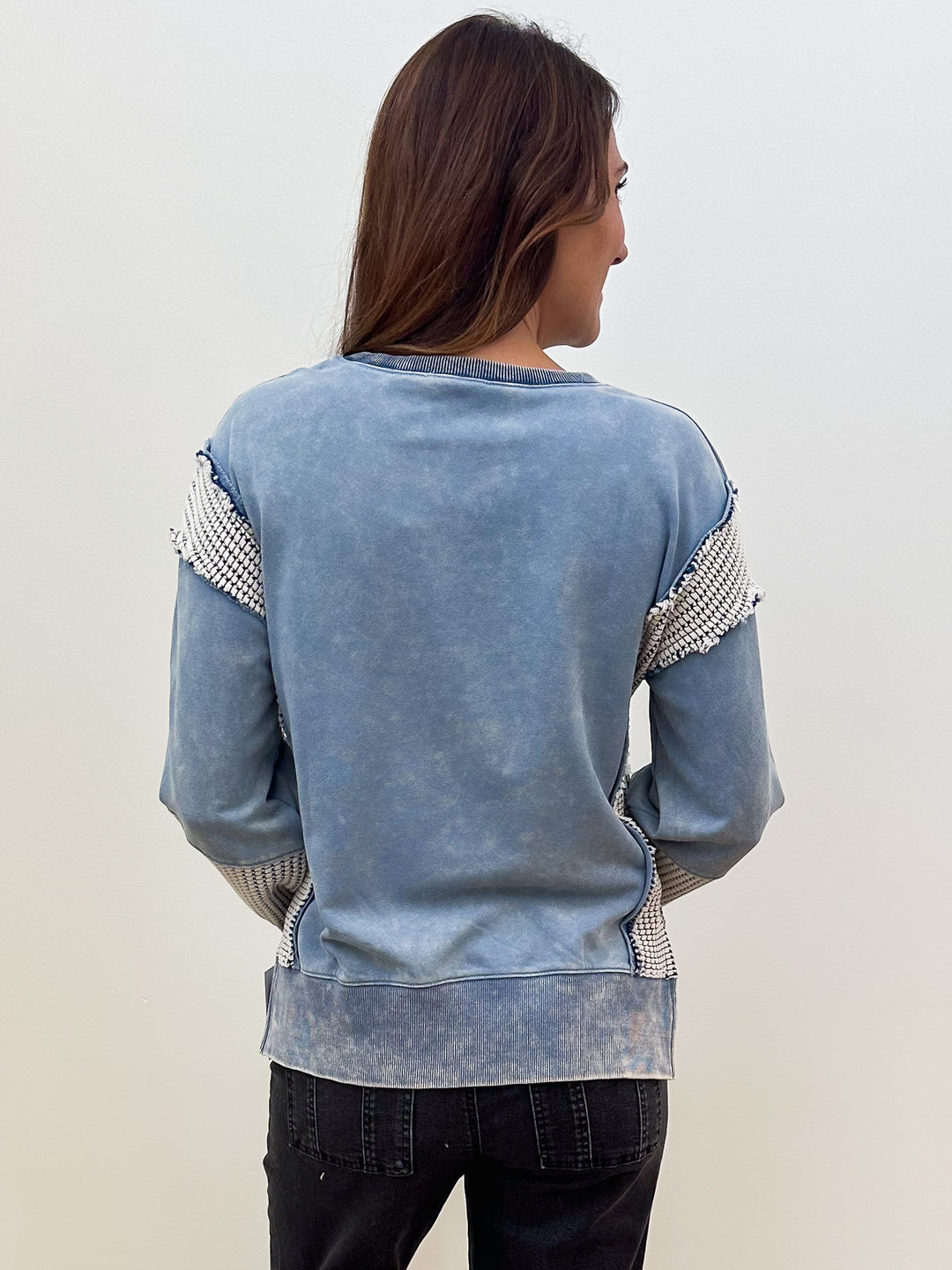 MIXED MEDIA WASHED SWEATSHIRT - WASHED SOFT BLUE
