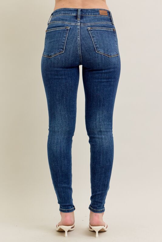 JUDY BLUE MIDRISE SKINNY JEAN - 29" INSEAM- MEDIUM WASH NO DISTRESSING