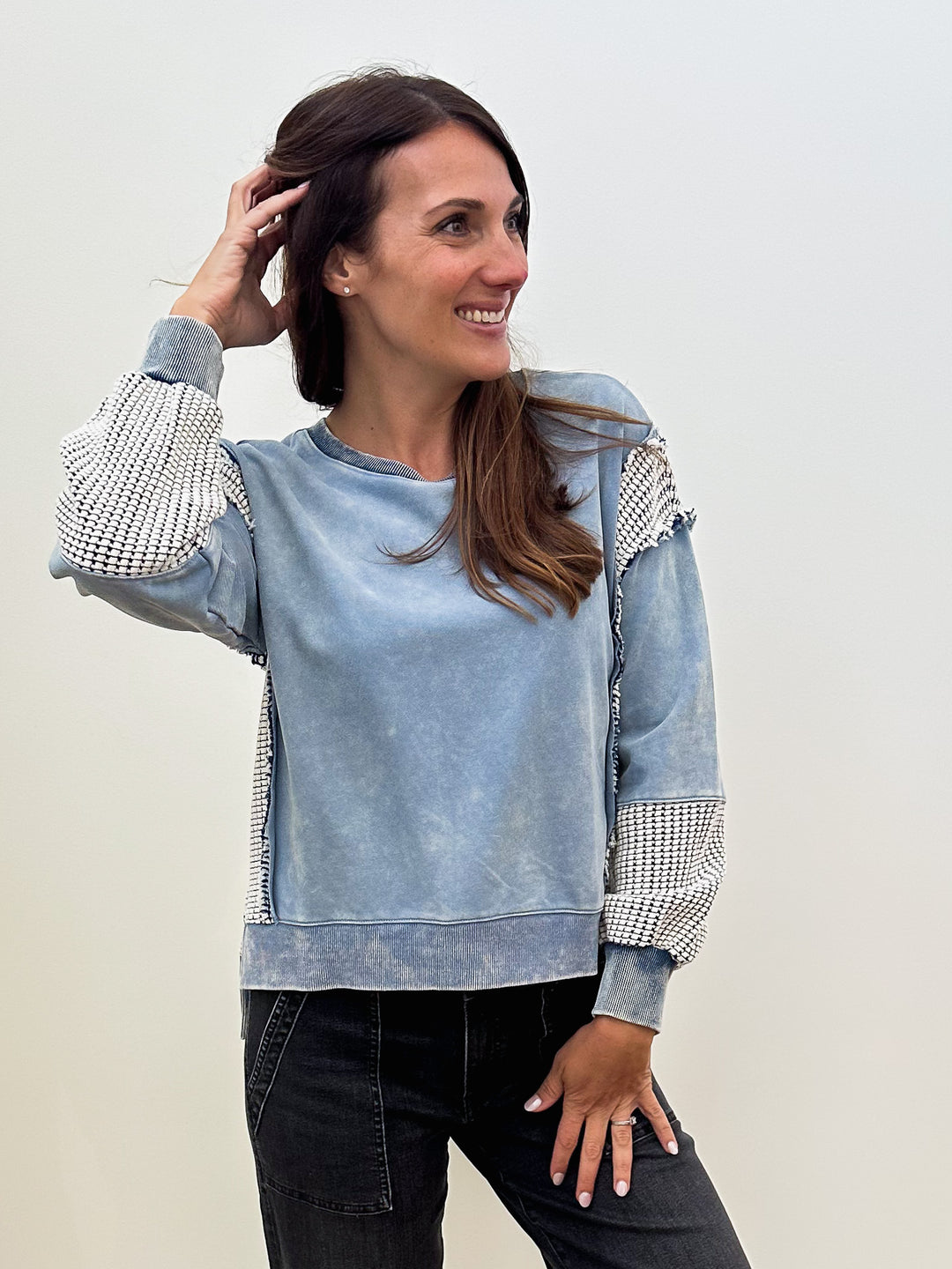 MIXED MEDIA WASHED SWEATSHIRT - WASHED SOFT BLUE