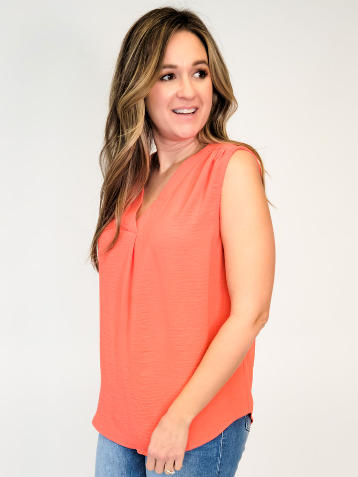 SLEEVELESS PLEAT FRONT AIRFLOW TANK - CORAL