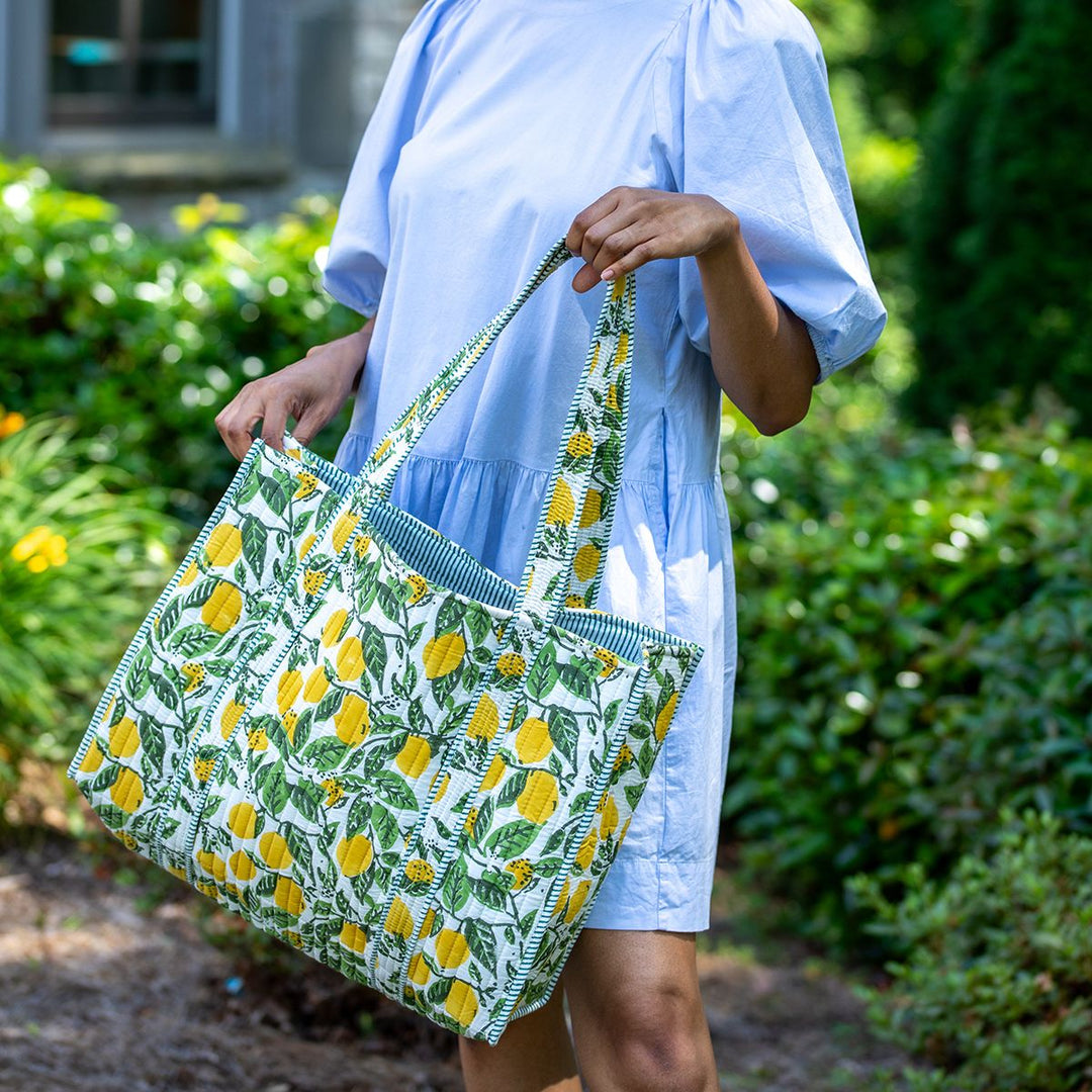 QUILTED TOTE BAG W/TRAVEL POUCH - LEMON GROVES