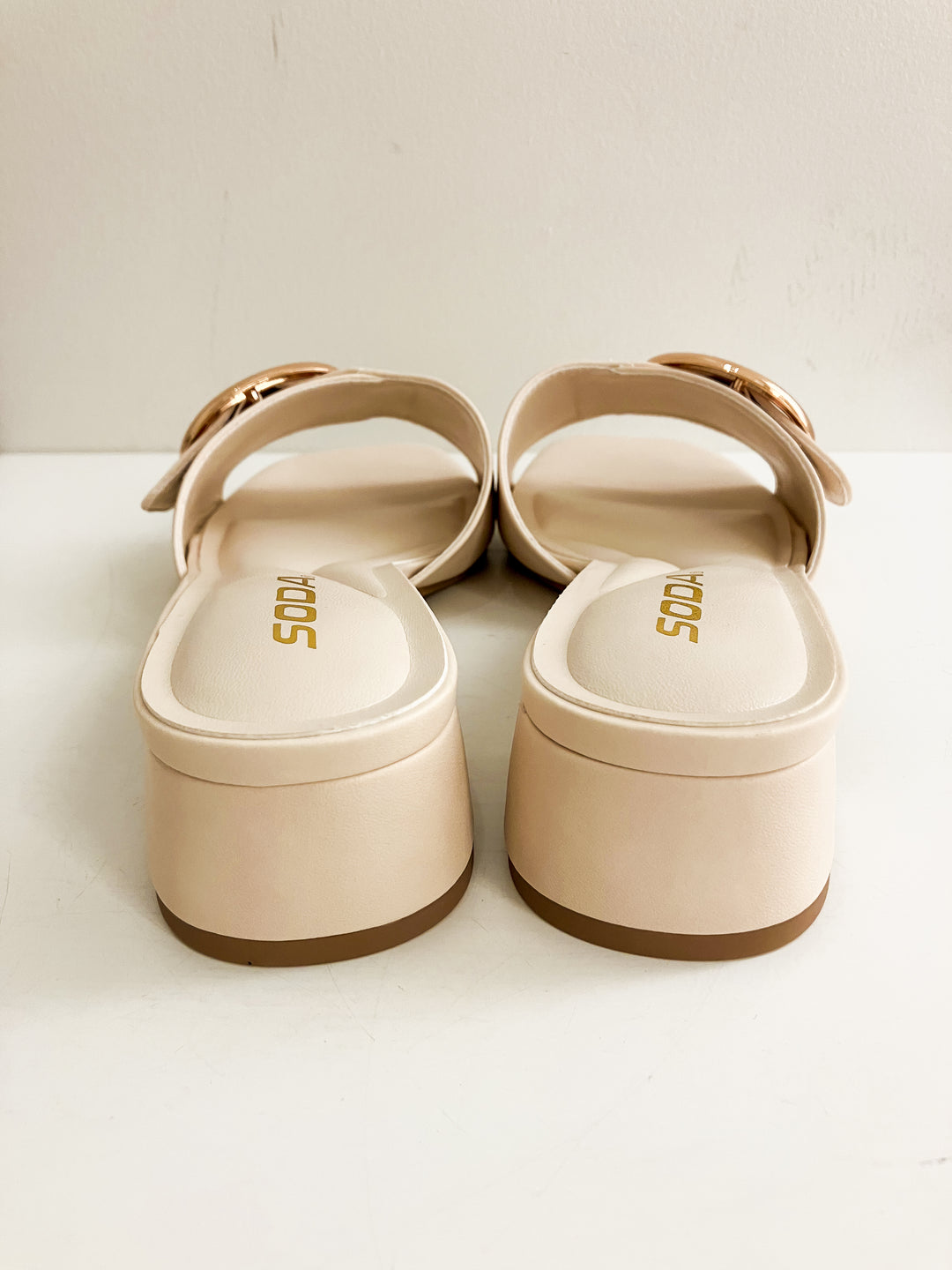 SODA UZONA SLIP ON HEELED SANDALS W/GOLD BUCKLE - BEIGE