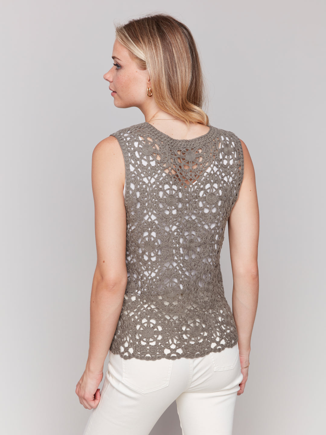 SLEEVELESS CREW NECK CROCHET TOP - CELADON