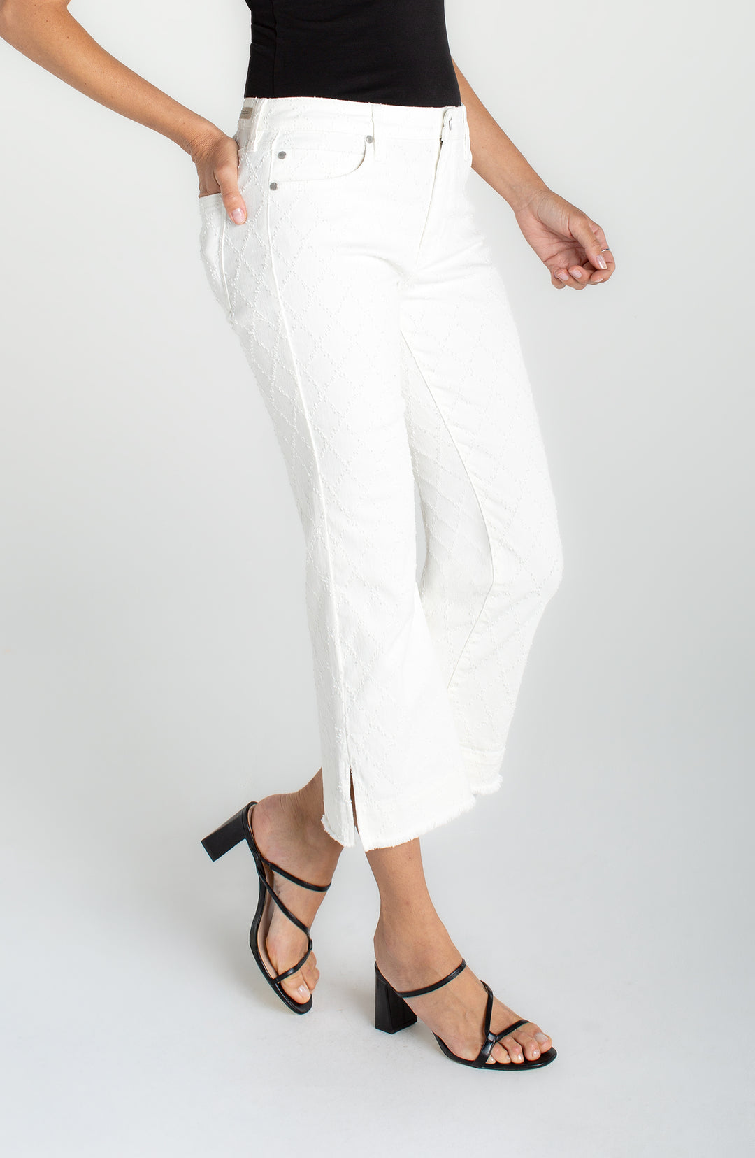 HANNAH CROP FLARE W/WIDE FRAY HEM - WHITE DIAMOND