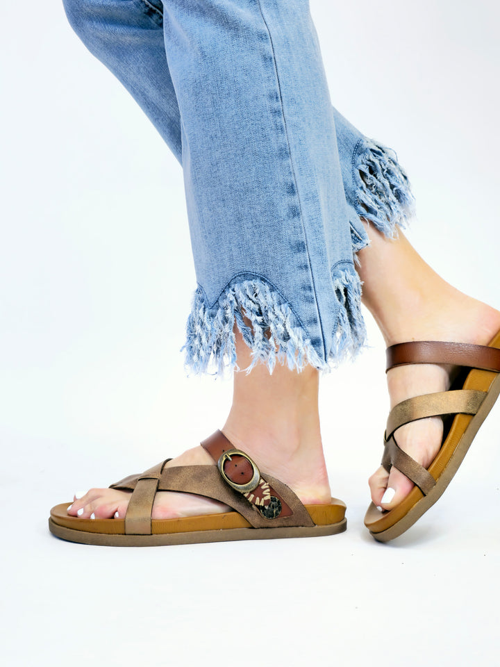 BLOWFISH LILAC SANDALS - WALNUT
