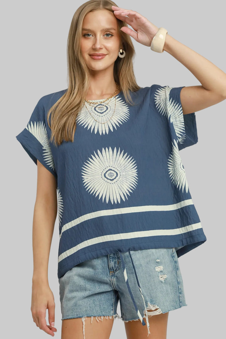 SHORT SLEEVE ABSTRACT PRINT TIE HEM TOP - DENIM BLUE