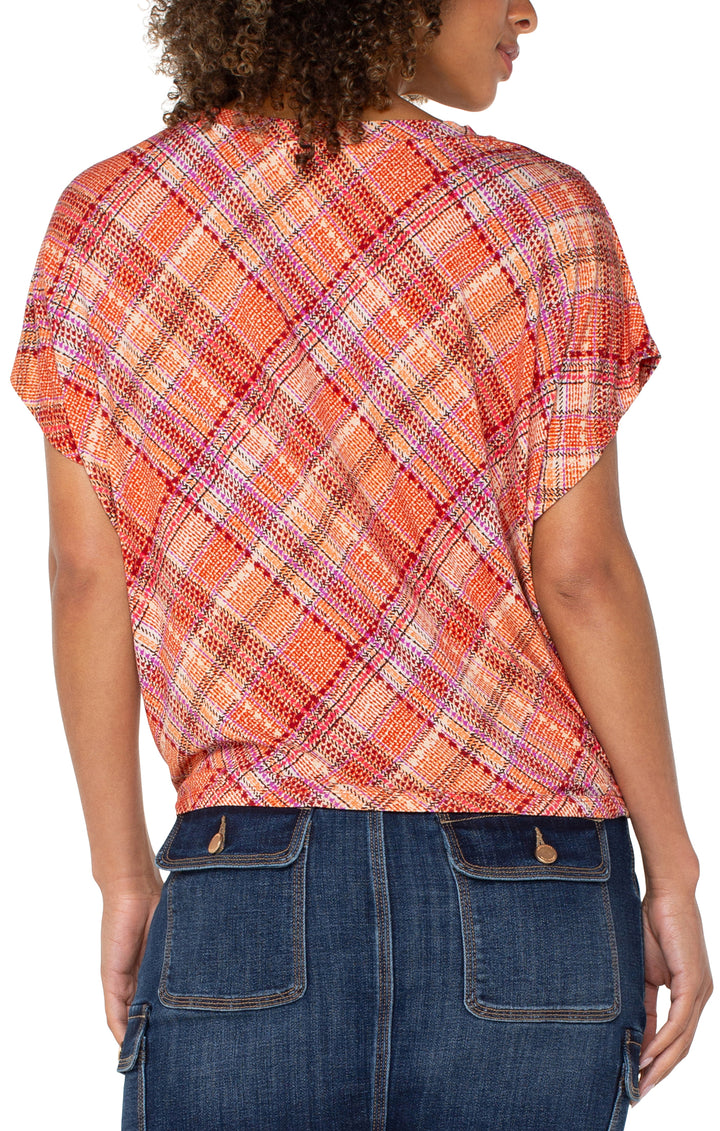CREW NECK KNIT TOP W/ FRONT TWIST DETAIL - CLEMINTINE PLAID