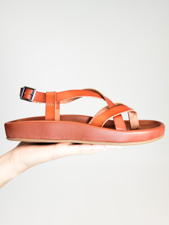 MIA ZURIE LEATHER SANDAL - COGNAC