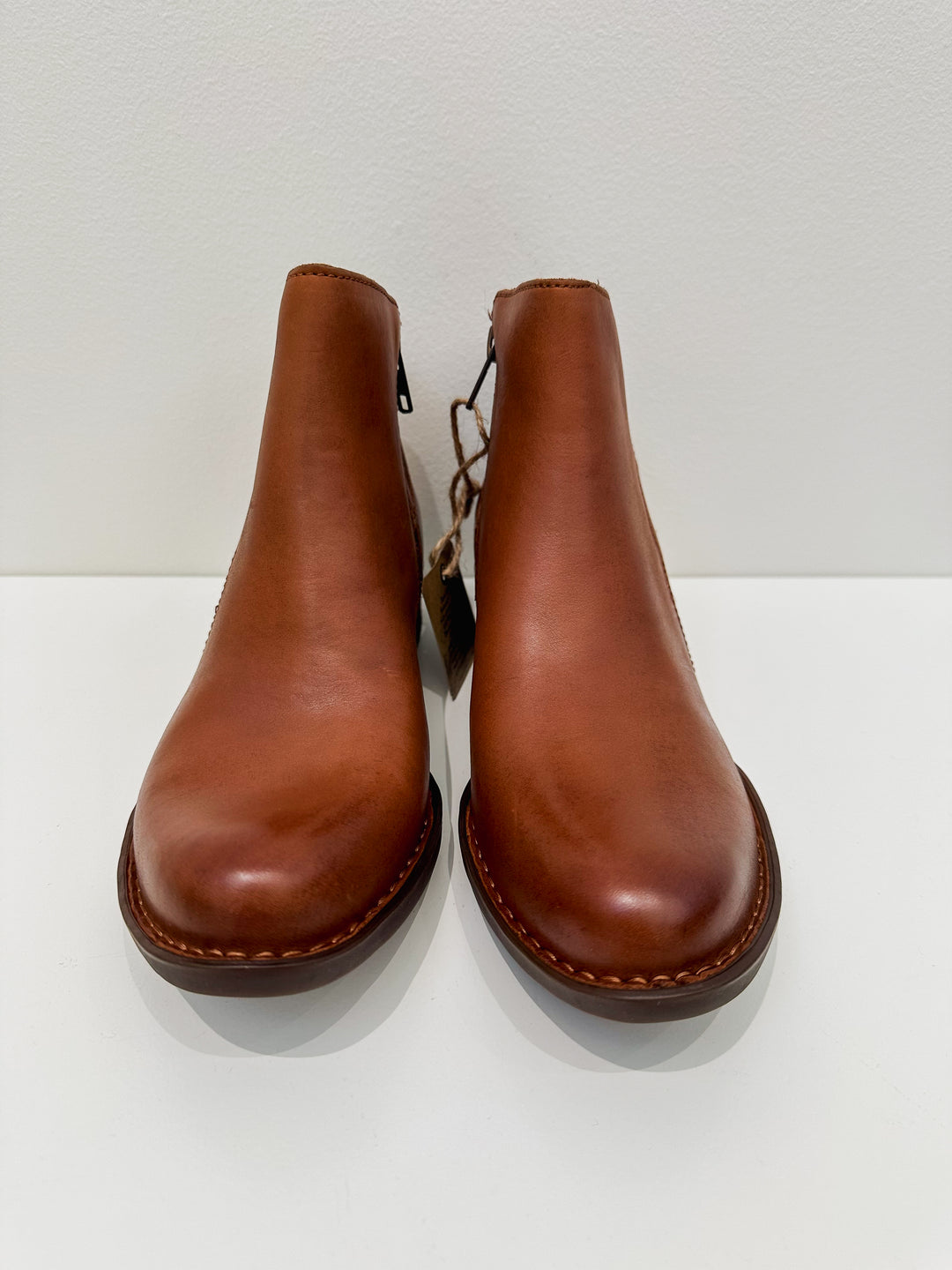 BORN KENDYL ANKLE BOOTS - BROWN