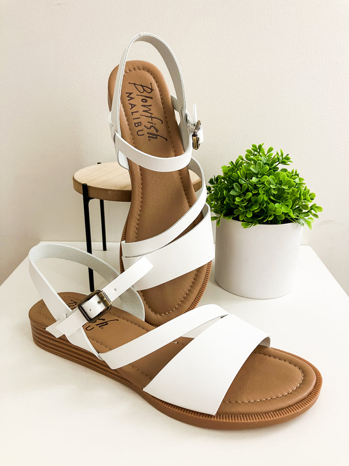 BLOWFISH ARROW STRAPPY FLAT SANDAL - WHITE