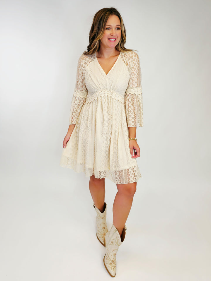 LACE LONG SLEEVE SHORT DRESS - BEIGE