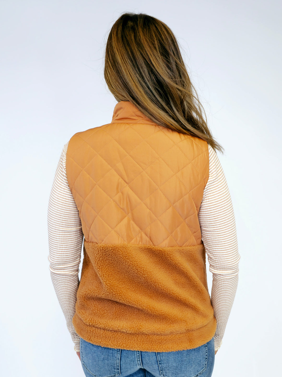 MOCK NECK QUILTED FLEECE VEST - CAMEL