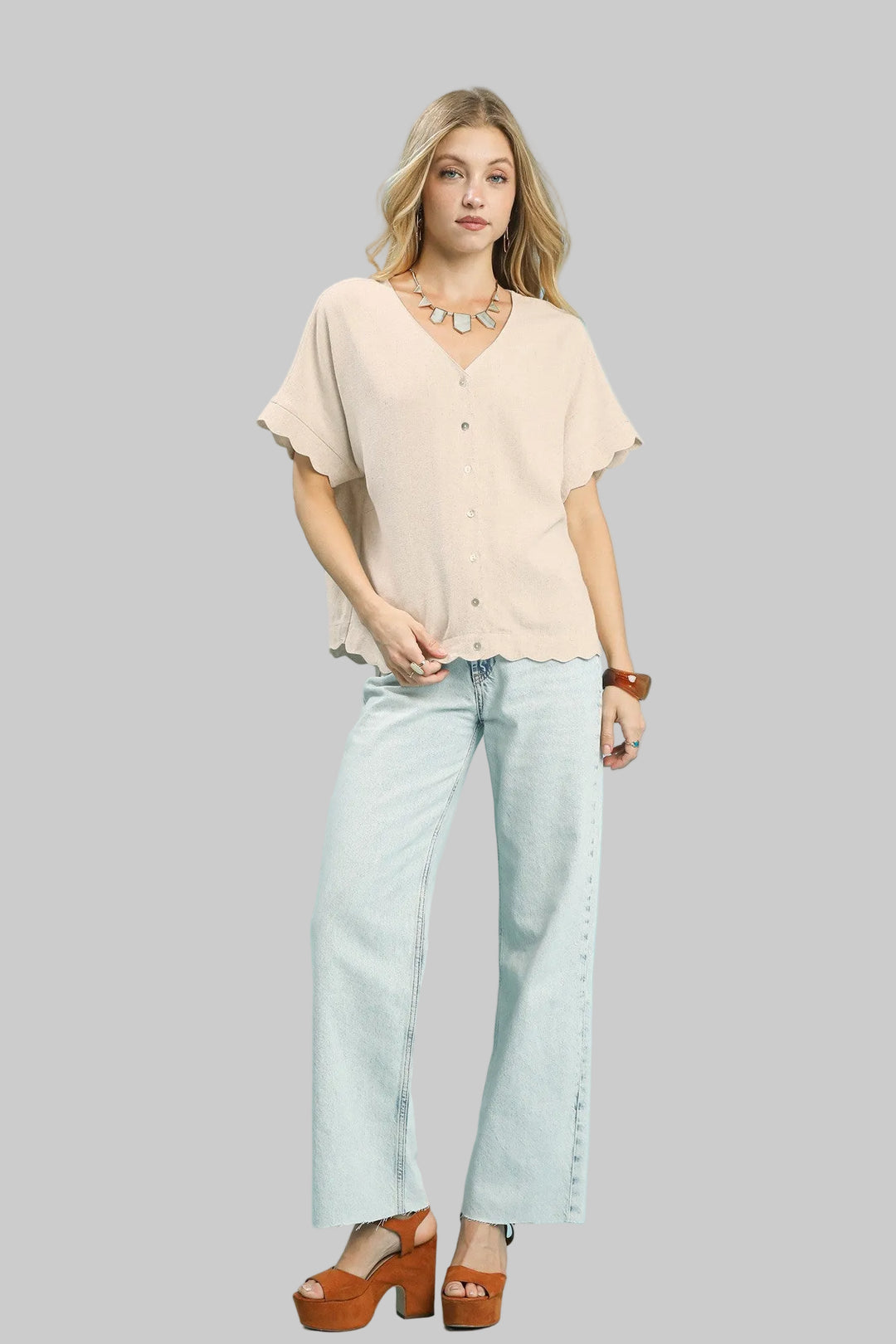 SHORT SLEEVE V-NECK BUTTON FRONT TOP W/SCALLOPED DETAIL - OATMEAL