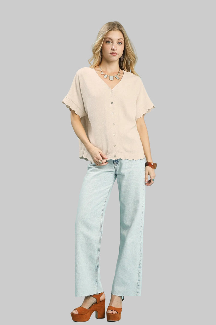 SHORT SLEEVE V-NECK BUTTON FRONT TOP W/SCALLOPED DETAIL - OATMEAL