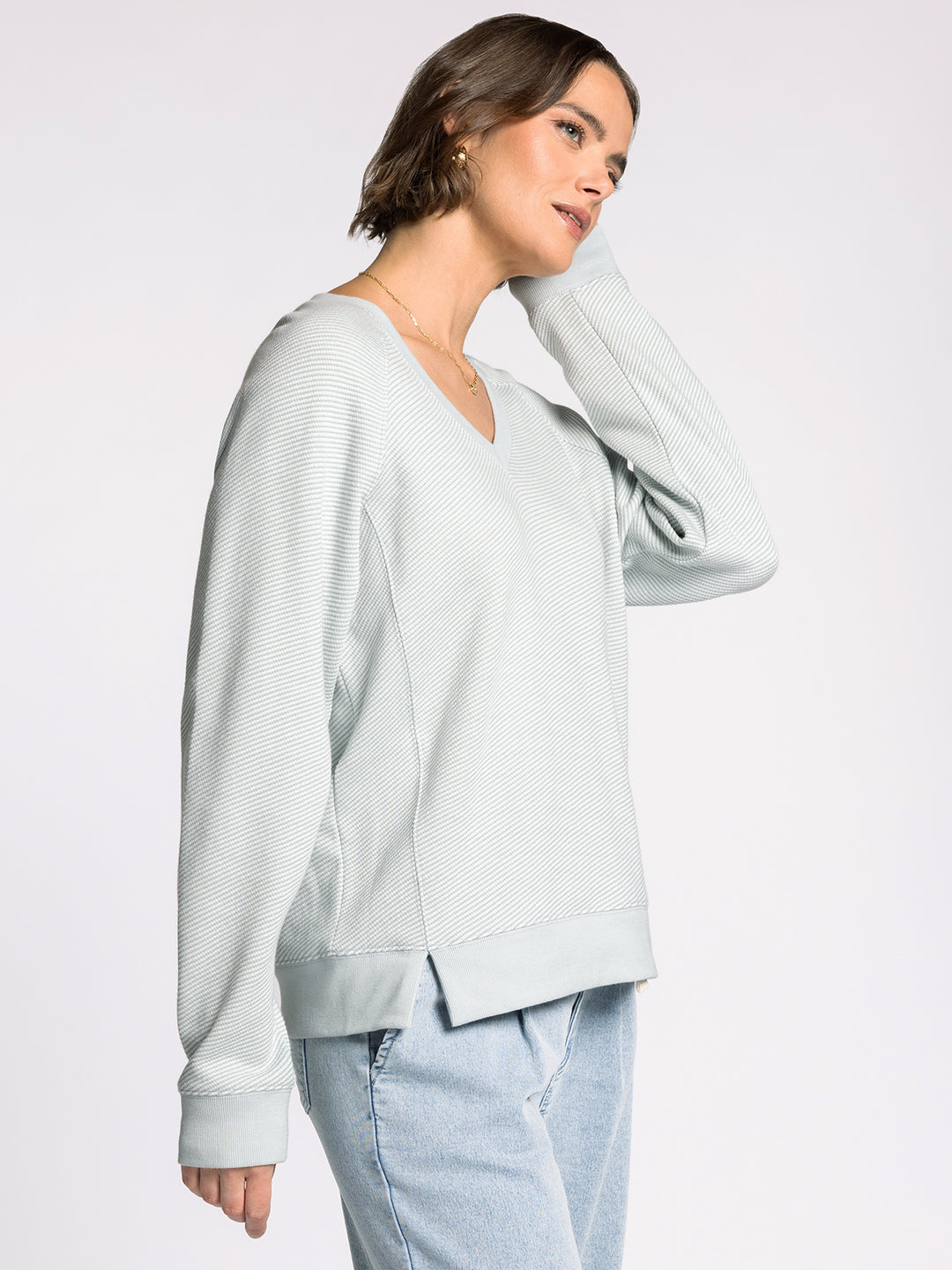 LONG SLEEVE V-NECK CLAIRE SWEATSHIRT - DUSTY MINT