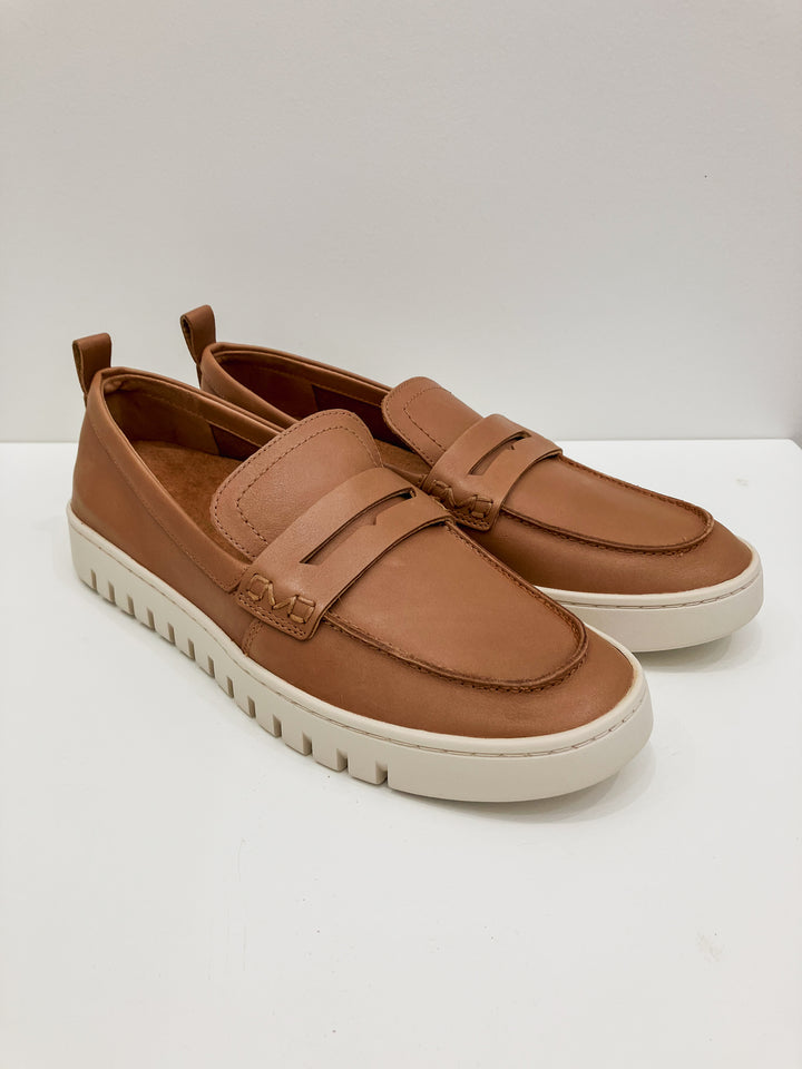 VIONIC UPTOWN SLIP ON LOAFER - CAMEL