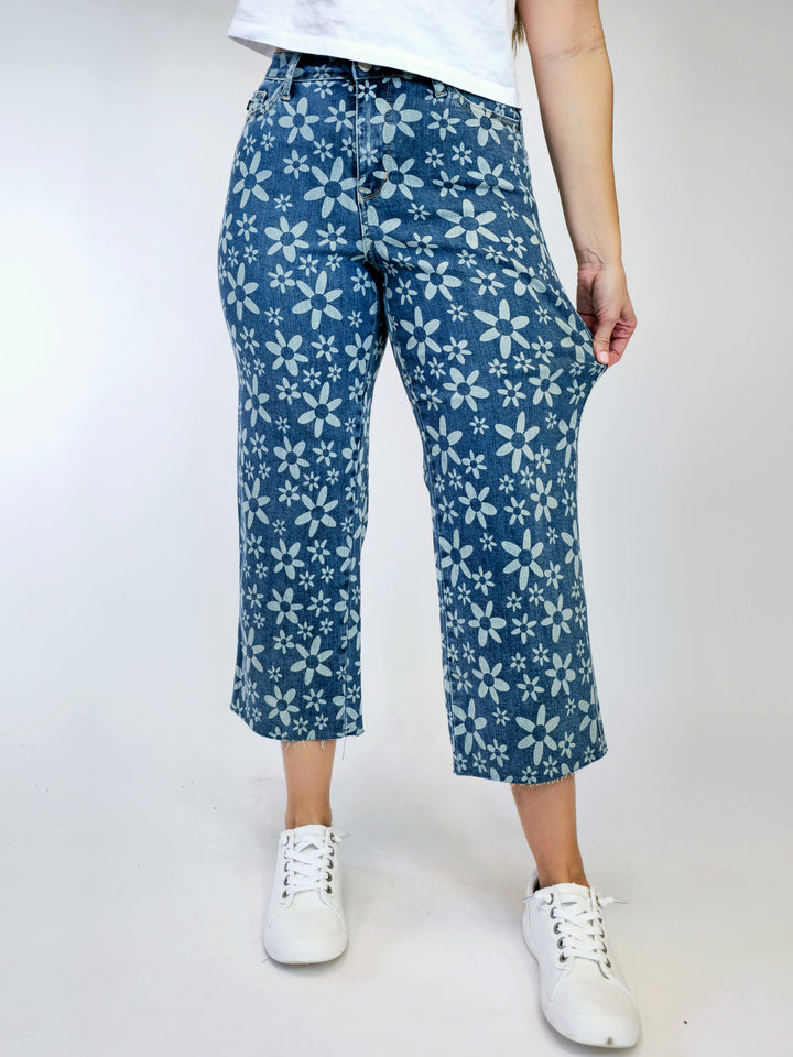 JUDY BLUE HW FLOWER PRINT CROP WIDE JEANS - MEDIUM - 24" INSEAM