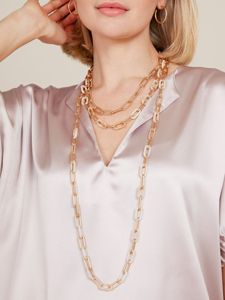 ALTERNATING MARBLED RESIN LINKS LONG NECKLACE - BEIGE