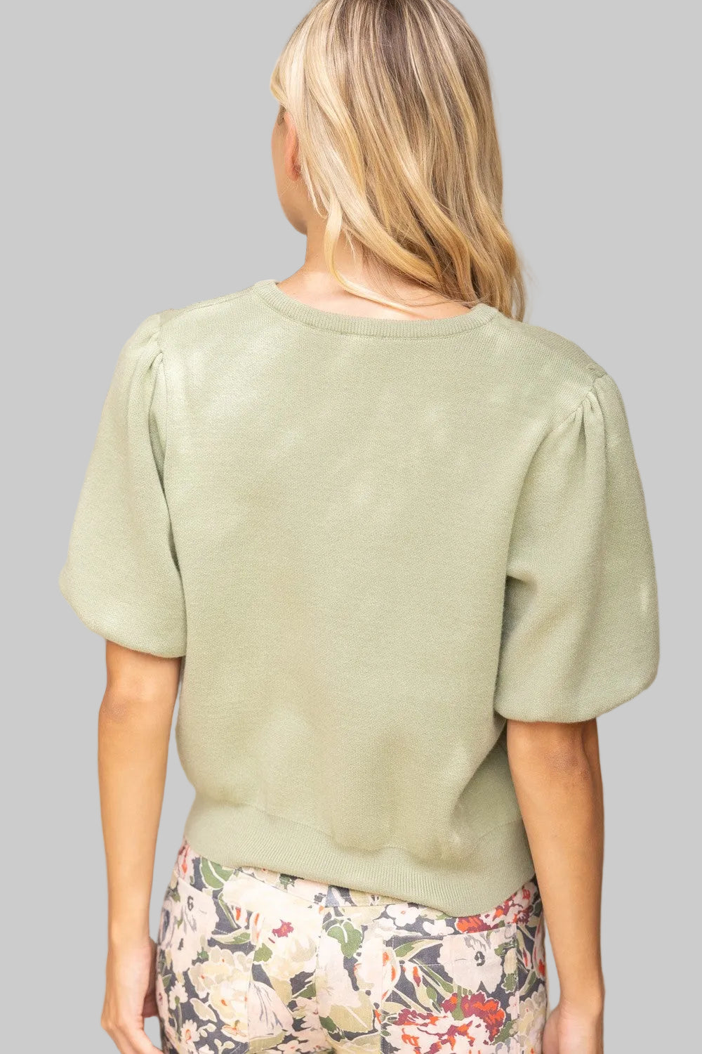 SHORT BUBBLE SLEEVE SOLID KNIT TOP - OLIVE