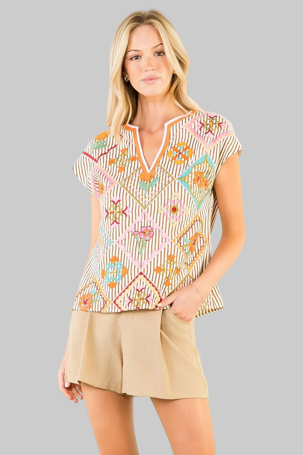 CONTRAST DIAMOND PATTERN STRIPED SHORT TOP - BEIGE/BROWN