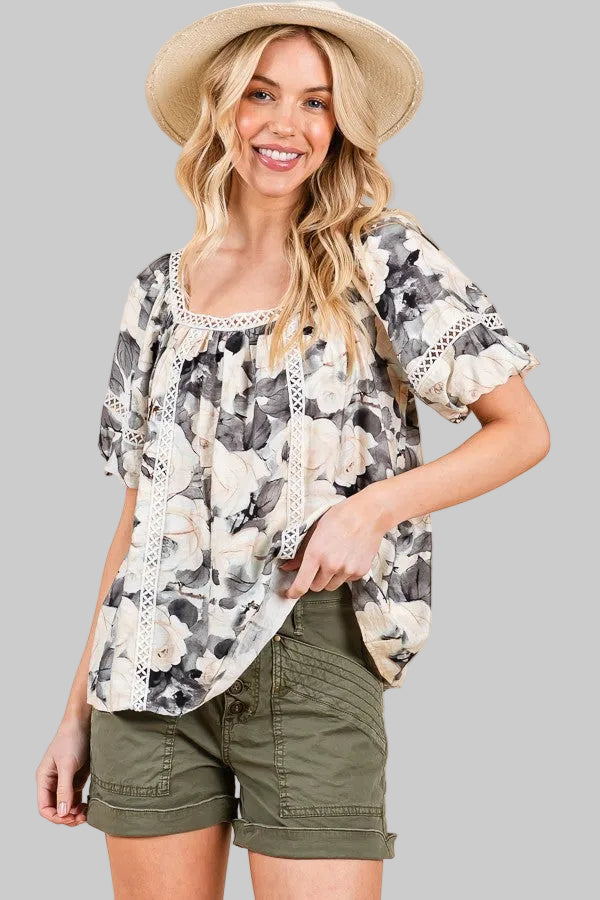 SHORT PUFF SLEEVE FLORAL PRINT &amp; LACE TRIM BLOUSE - BLACK COMBO