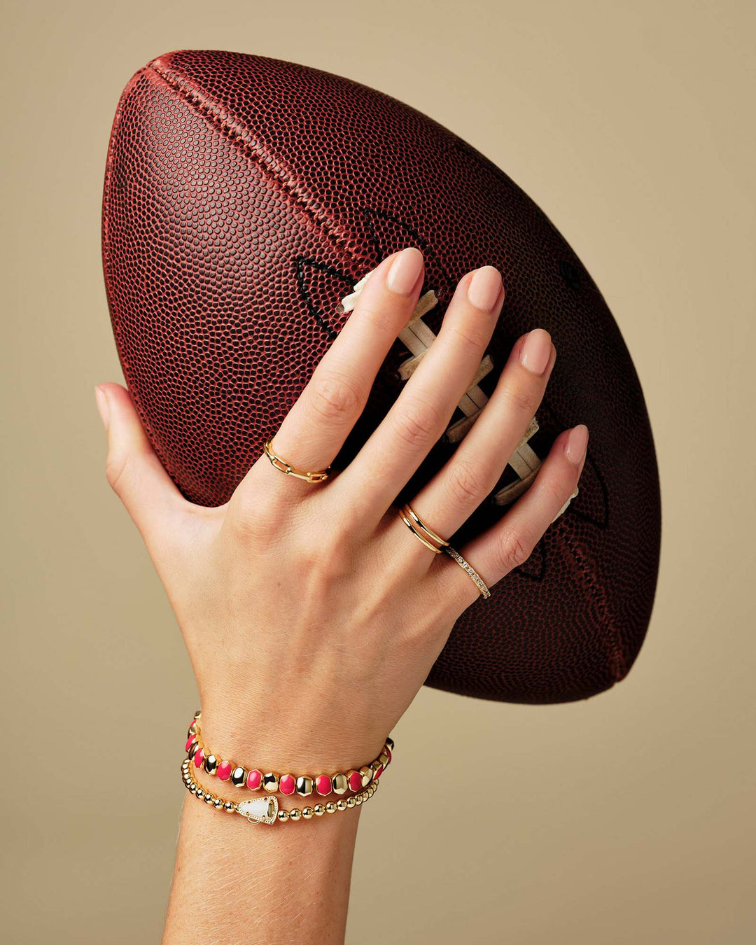 KENDRA SCOTT DAPHNE ENAMEL STRETCH BRACELET - GOLD RED ENAMEL