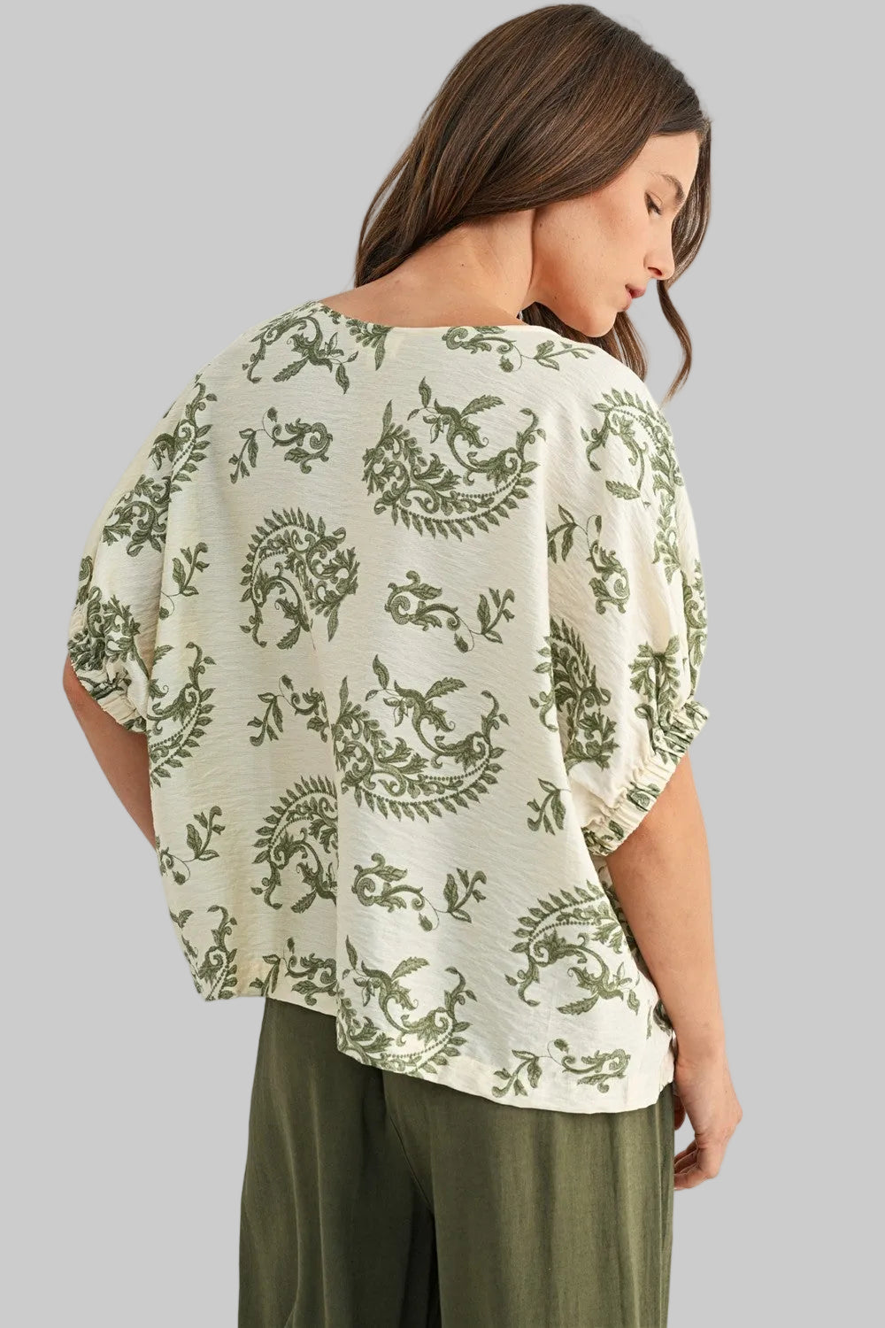 DOLMAN SHORT SLEEVE PAISLEY PRINT TOP - NATURAL/OLIVE