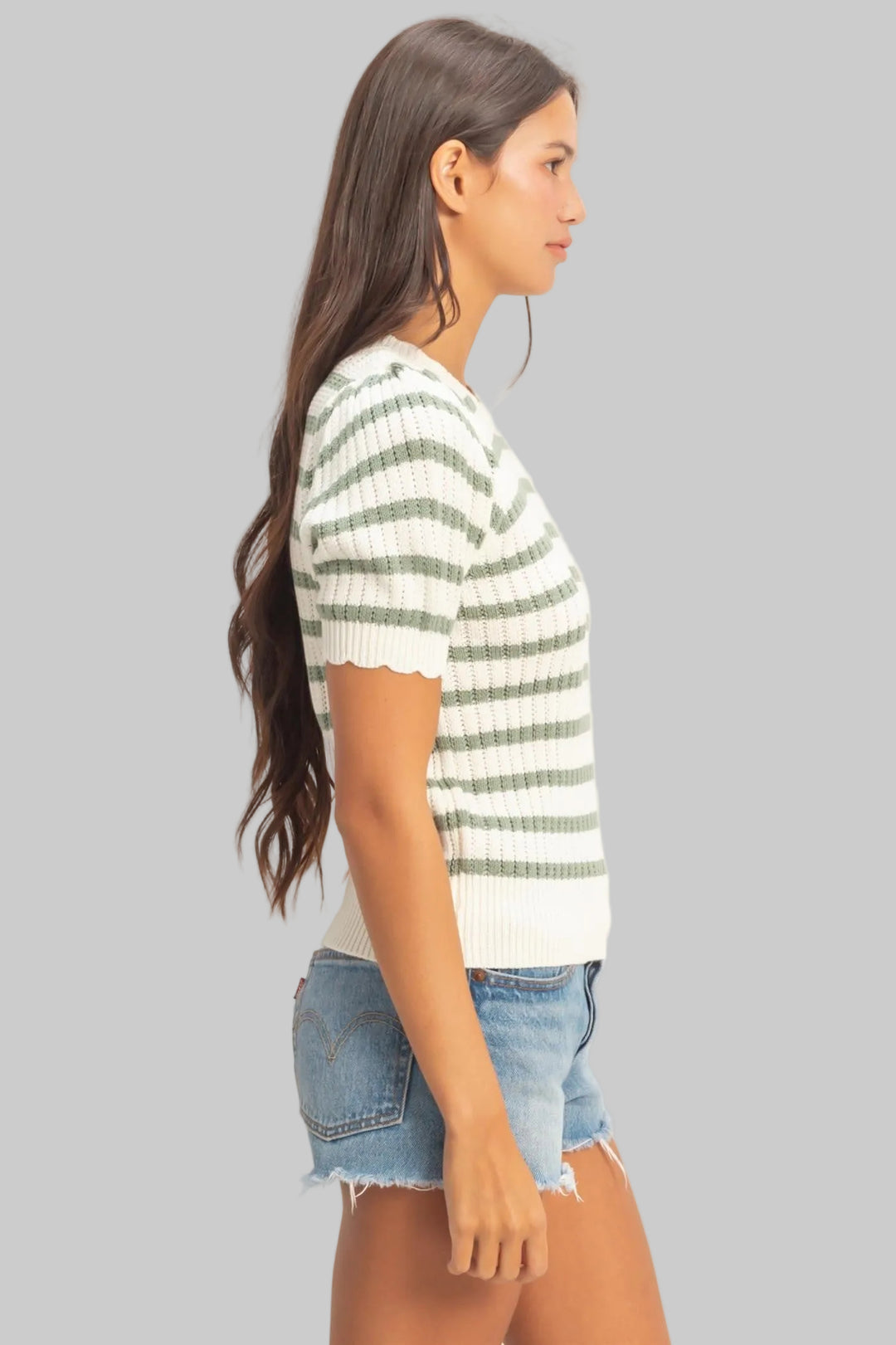 SHORT PUFF SLEEVE STRIPED SCALLOP EDGE KNIT TOP - SAGE GREEN