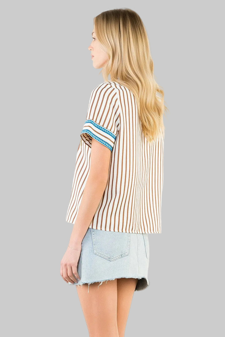 SHORT SLEEVE STRIPED CONTRAST TRIM EMBROIDERED TOP - TAN/CREAM