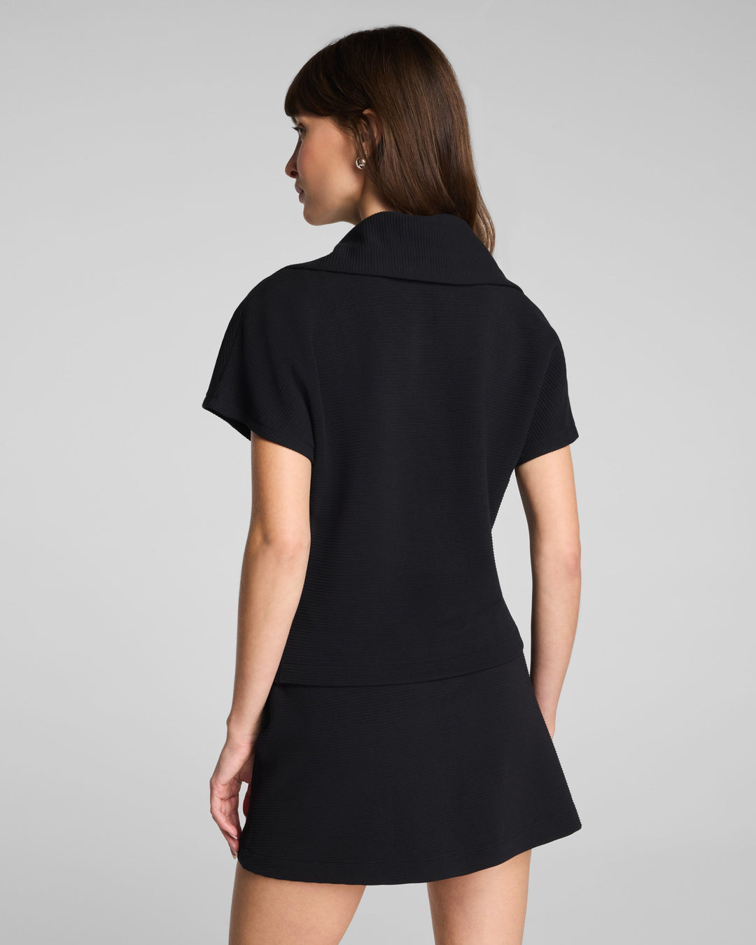 SPANX AIRESSENTIALS FRENCH RIB SHORT SLEEVE HALF ZIP - BLACK