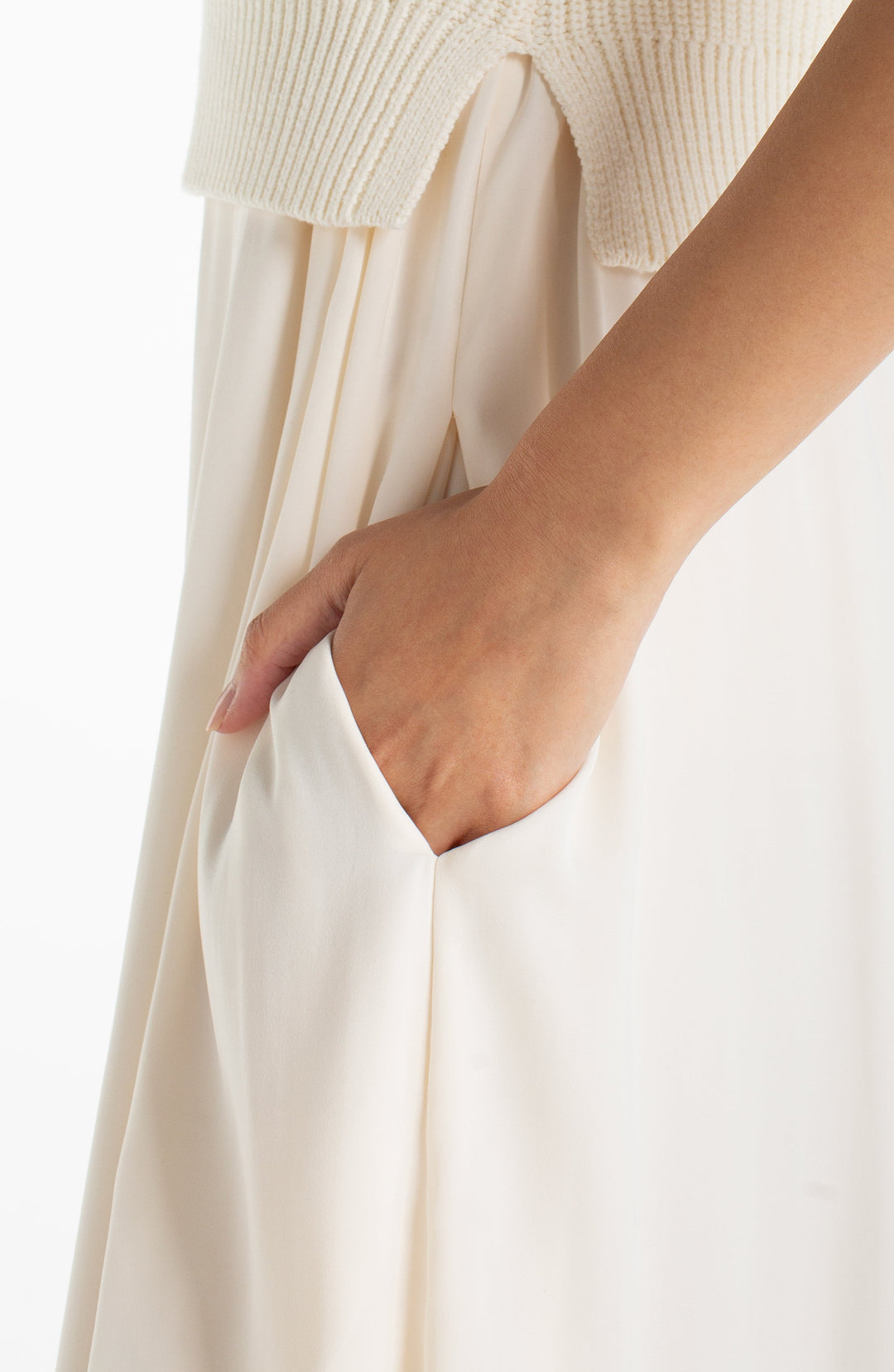 SLEEVELESS CREW NECK TIE BACK SWEATER WOVEN DRESS - CREAM