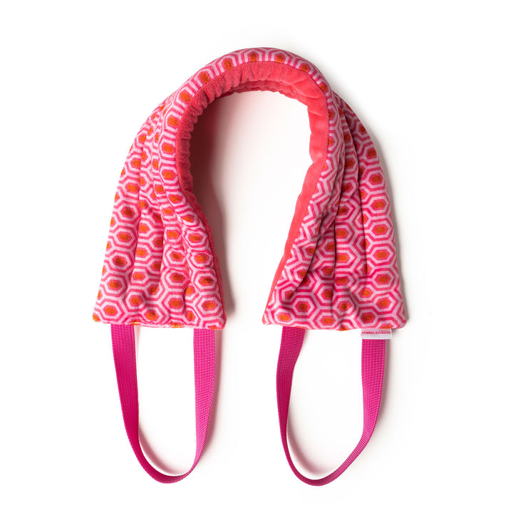 HOT STUFF HEATED NECK WRAP - GEO PINK
