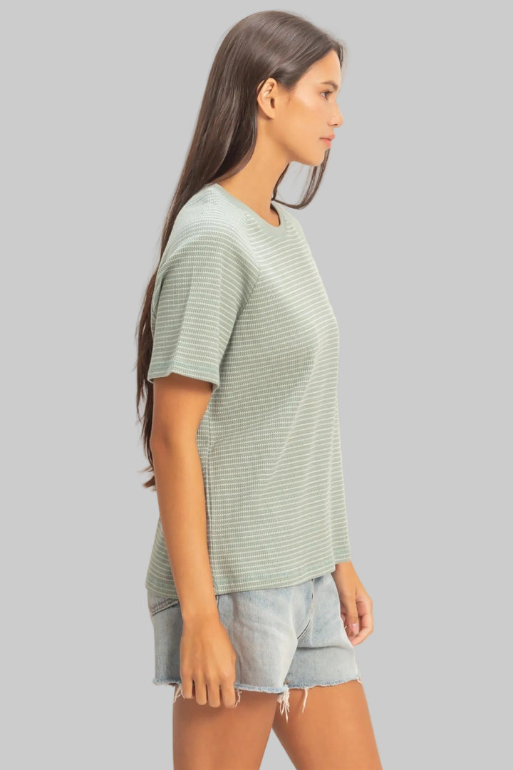 RAGLAN SHORT SLEEVE TEXTURED STRIPED TOP - SAGE GREEN