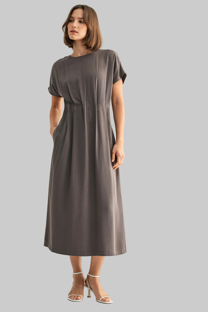 SHORT SLEEVE PLEATED DETAIL MIDI DRESS - CHARCOAL
