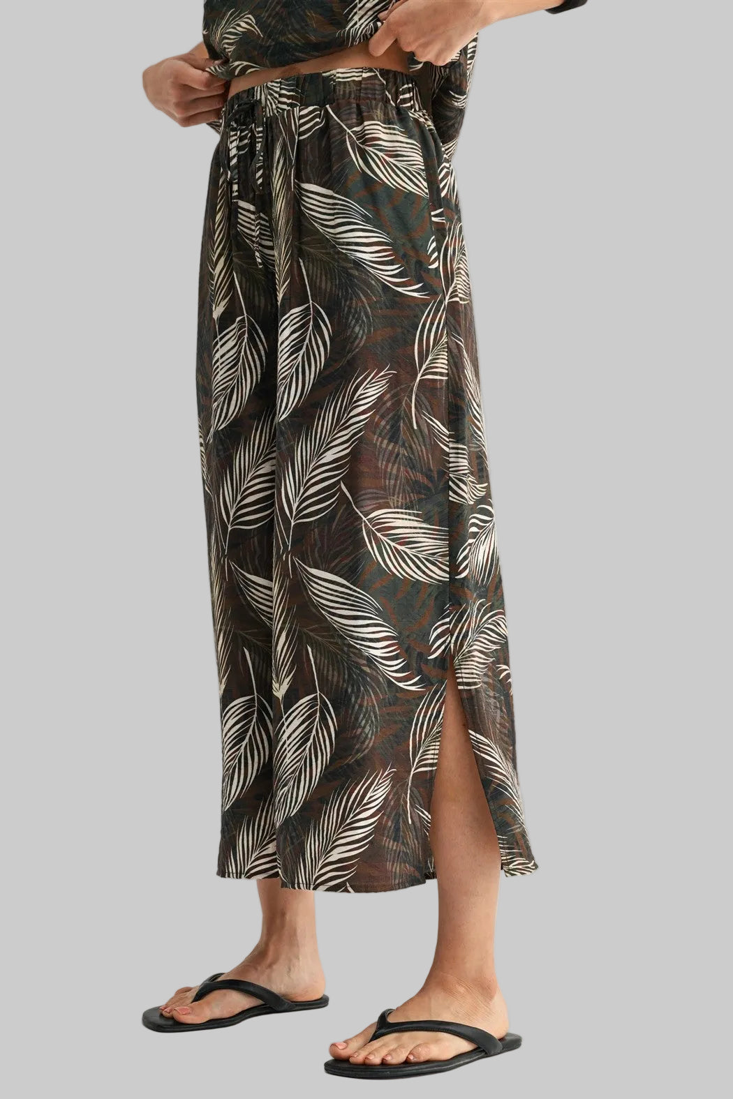 ELASTIC WAIST LEAF PRINT PANTS - OLIVE