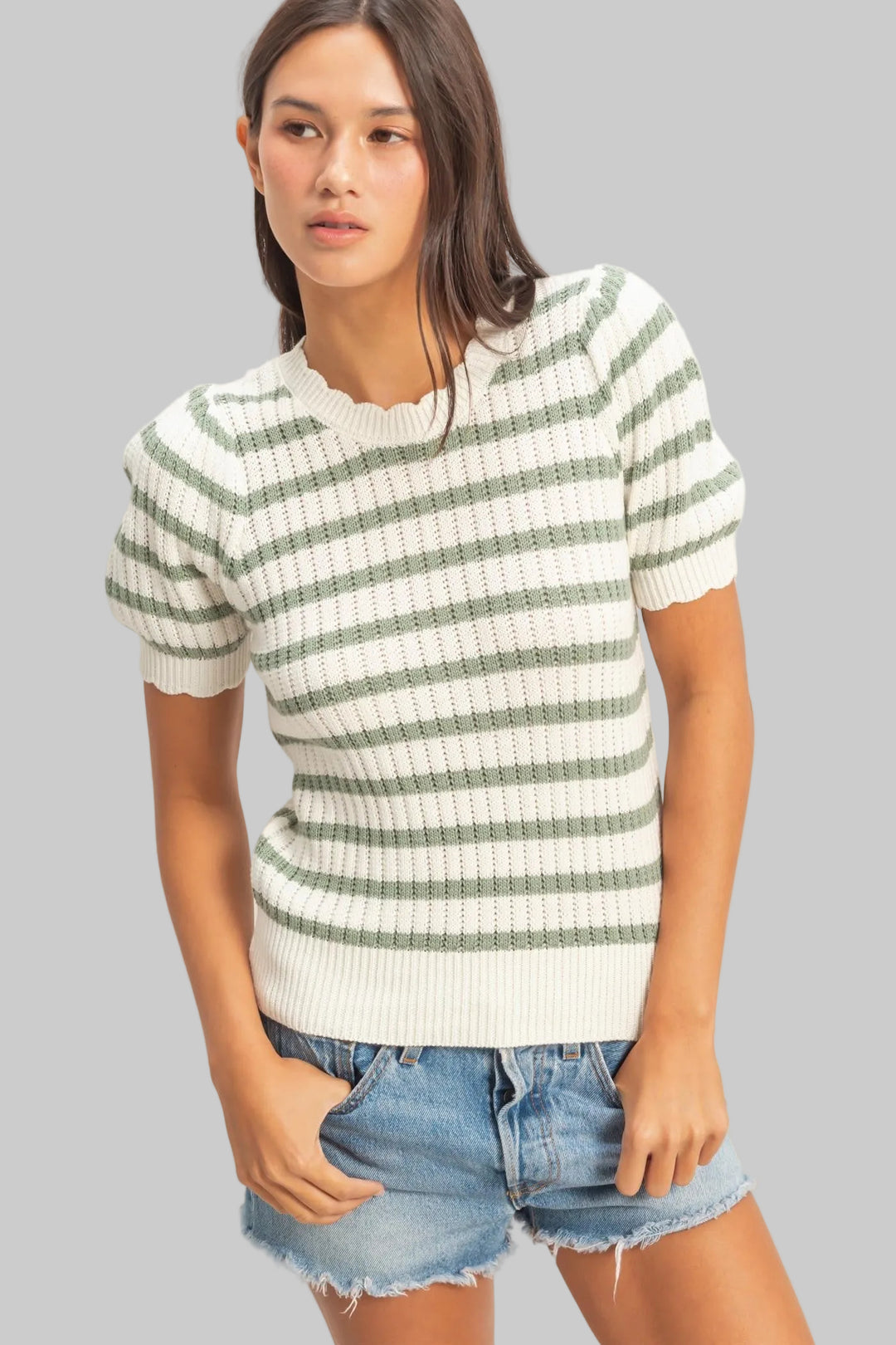 SHORT PUFF SLEEVE STRIPED SCALLOP EDGE KNIT TOP - SAGE GREEN