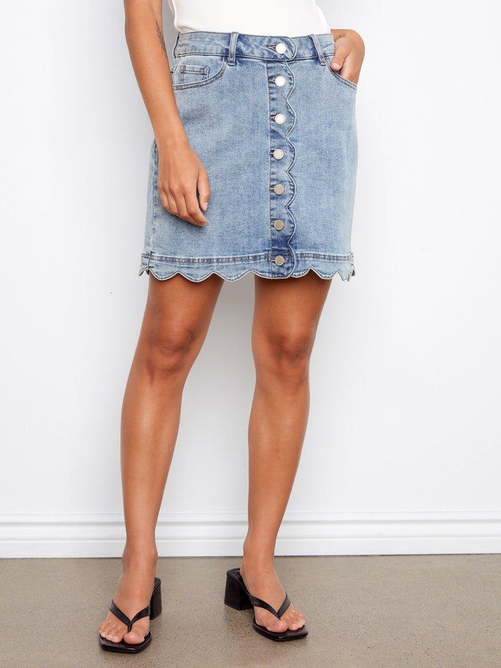 SCALLOPED HEM DENIM SKORT - LIGHT BLUE