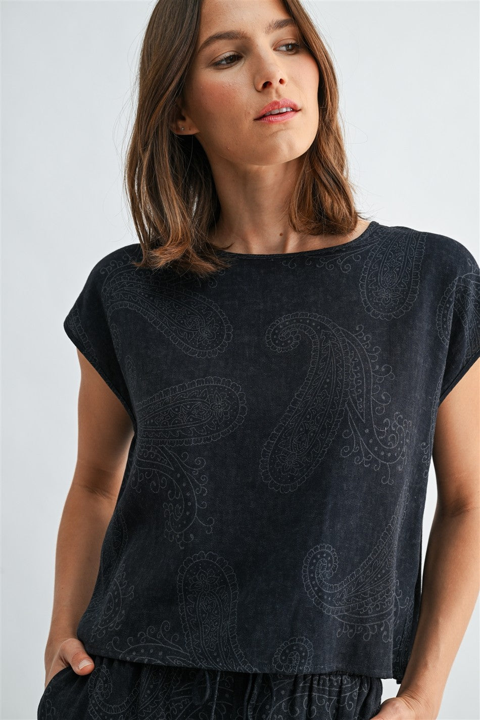 SHORT SLEEVE PAISLEY BOXY TOP - NAVY