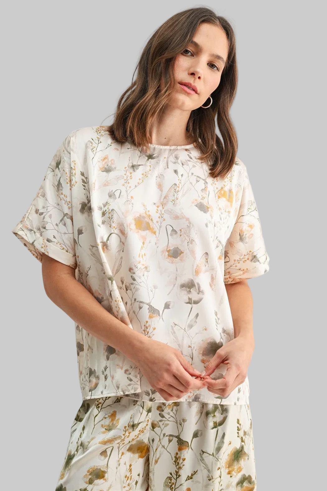 DOLMAN SLEEVE FLOWER PRINT SATIN TOP - IVORY/OLIVE