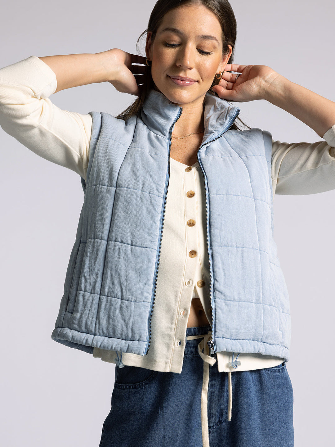 POLAR COLOR LIGHTWEIGHT QUILTED ZIP UP BRINA VEST - LIGHT DENIM
