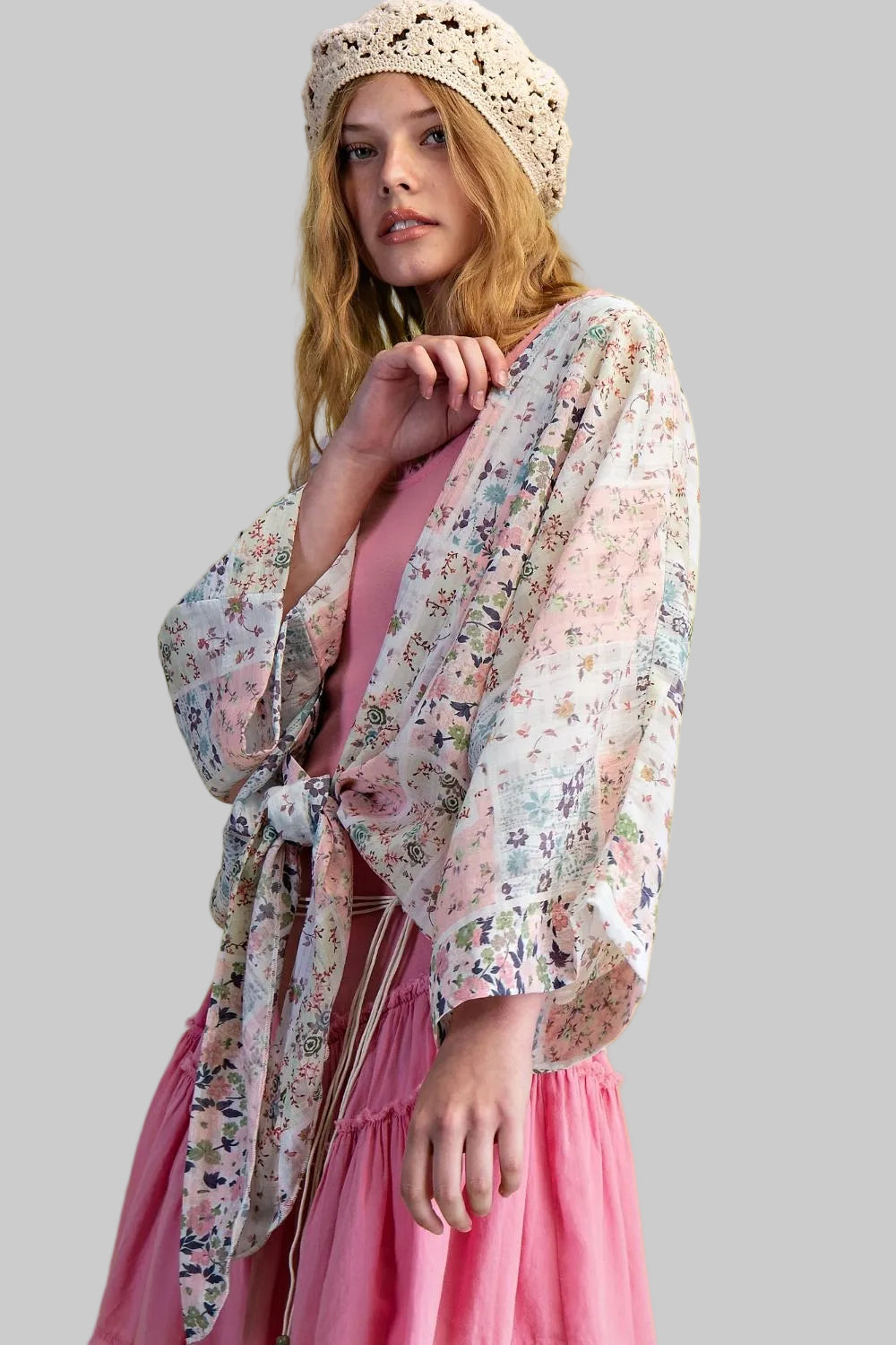 FLORAL PRINTED CREPE TIE FRONT KIMONO - PEACH STONE