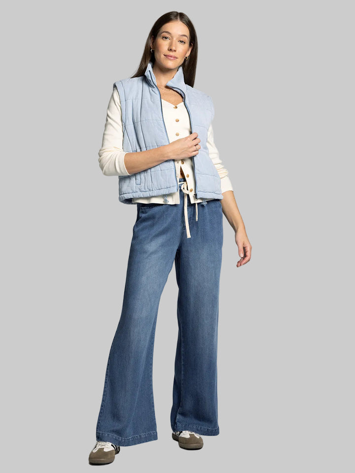 POLAR COLOR LIGHTWEIGHT QUILTED ZIP UP BRINA VEST - LIGHT DENIM