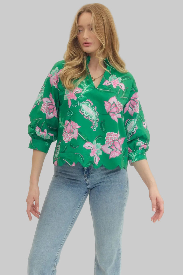 3/4 SLEEVE TROPICAL FLORAL SCALLOP WOVEN TOP - GREEN